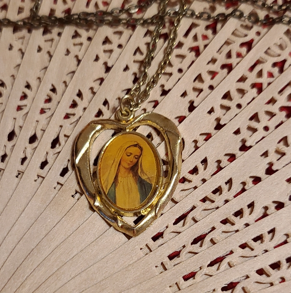 Gold Heart Pendant Necklace Virgin Mary catholic - Picture 4 of 4
